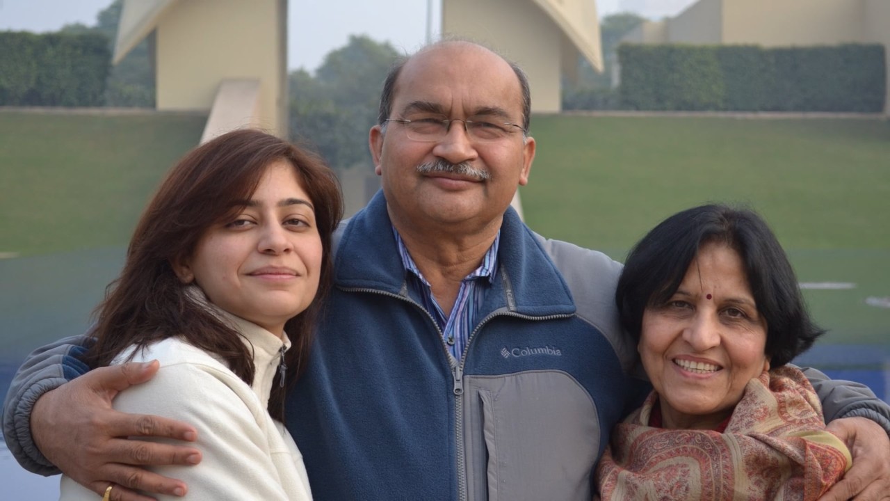 This image shows Dr. Pooja Singh with her parents.